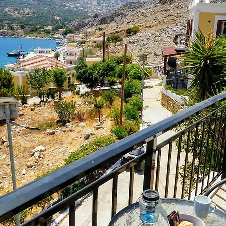 Cosy Apartment Sea View شقة *